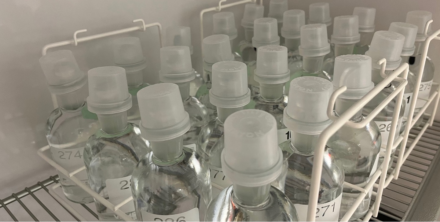 OECD 301D closed bottle ready biodegradation test setup